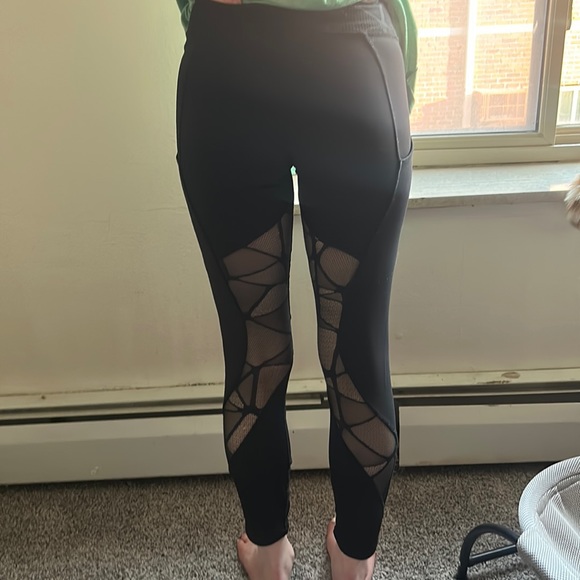 Lulu lemon mesh leg funky style leggings - Picture 1 of 3